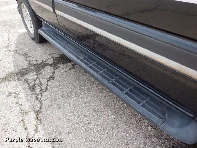 image for item DJ4363 2005 Chevrolet Tahoe  SUV