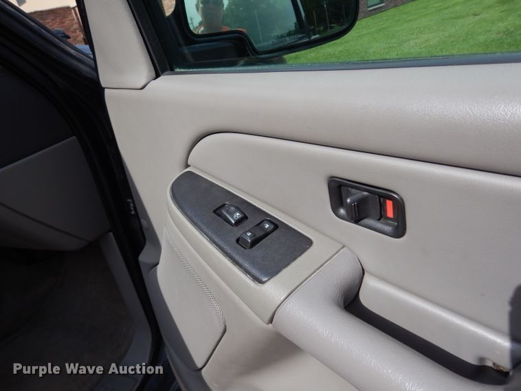 image for item DJ4363 2005 Chevrolet Tahoe  SUV