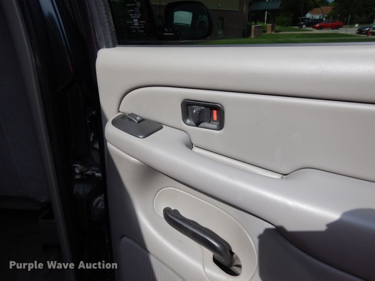 image for item DJ4363 2005 Chevrolet Tahoe  SUV