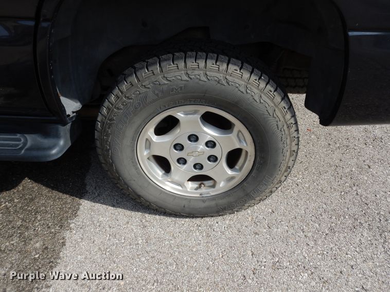 image for item DJ4363 2005 Chevrolet Tahoe  SUV