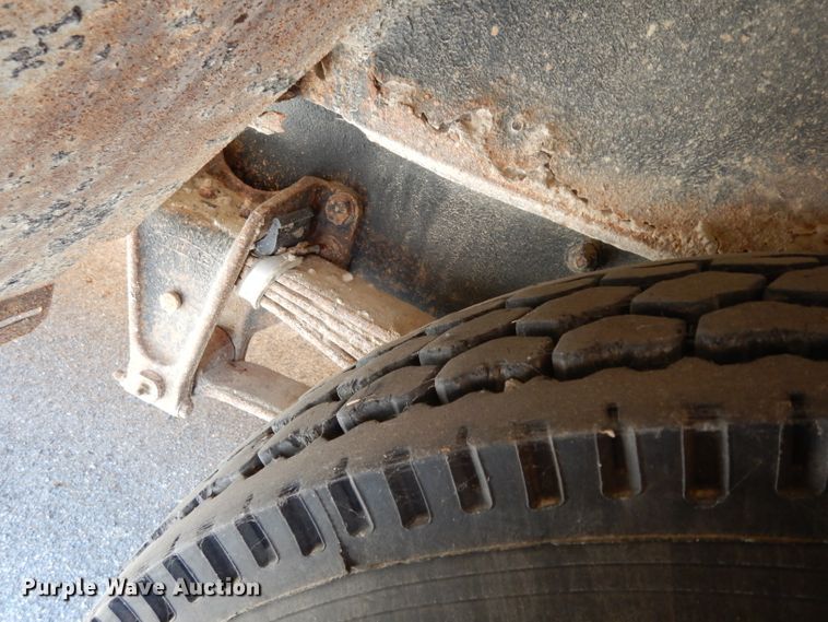 image for item DJ4417 2003 Freightliner FS65 Thomas Built  school bus