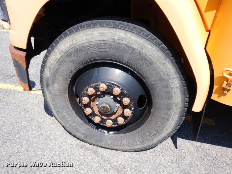 image for item DJ4417 2003 Freightliner FS65 Thomas Built  school bus