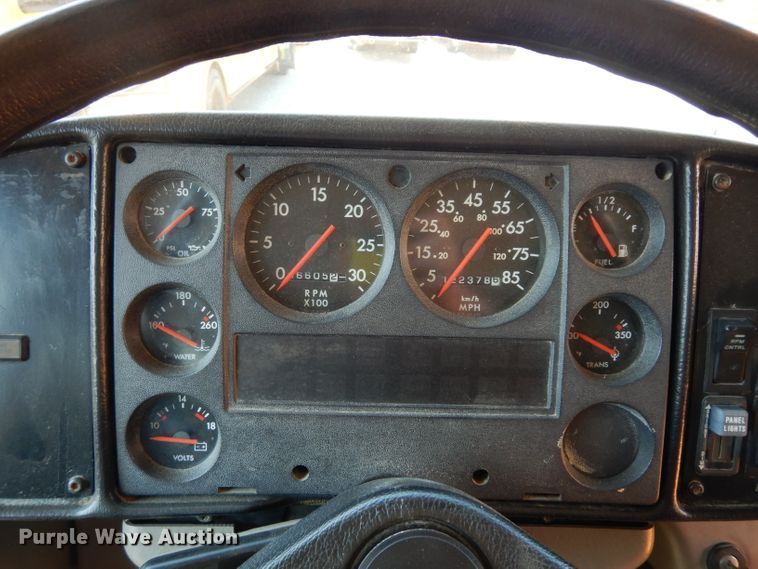 image for item DJ4417 2003 Freightliner FS65 Thomas Built  school bus