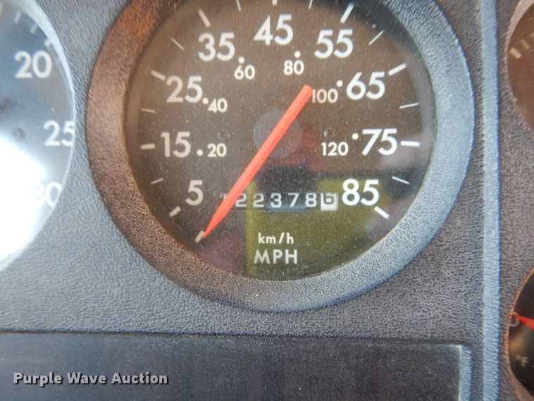 image for item DJ4417 2003 Freightliner FS65 Thomas Built  school bus