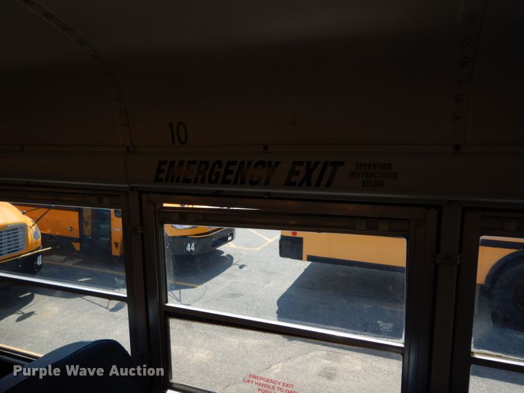 image for item DJ4417 2003 Freightliner FS65 Thomas Built  school bus