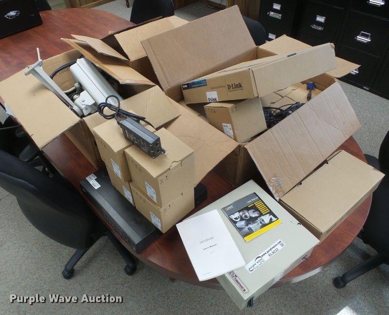 image for item EL9232 Approximately 25 security cameras