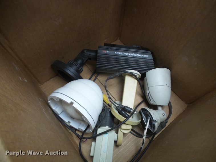 image for item EL9232 Approximately 25 security cameras