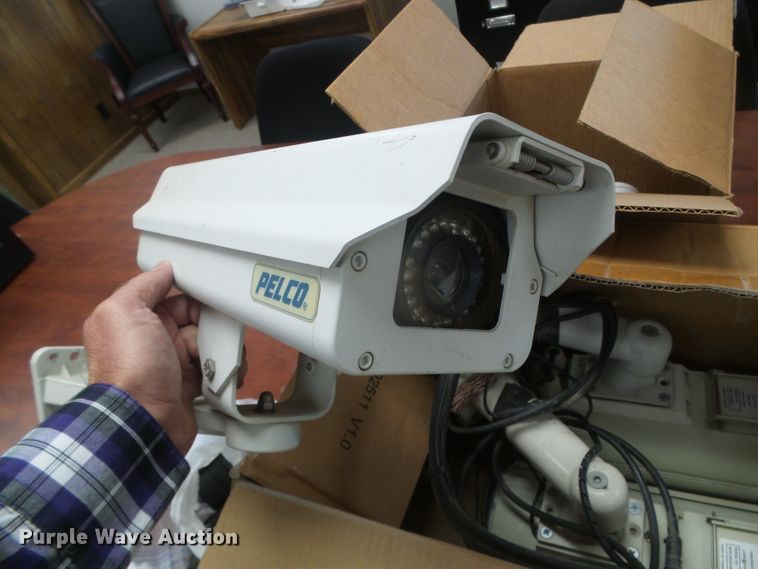 image for item EL9232 Approximately 25 security cameras