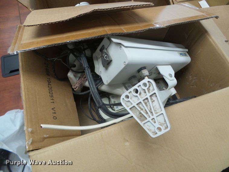 image for item EL9232 Approximately 25 security cameras