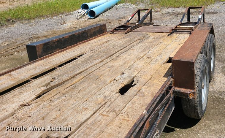 image for item EL9993 2011 Lamar utility trailer