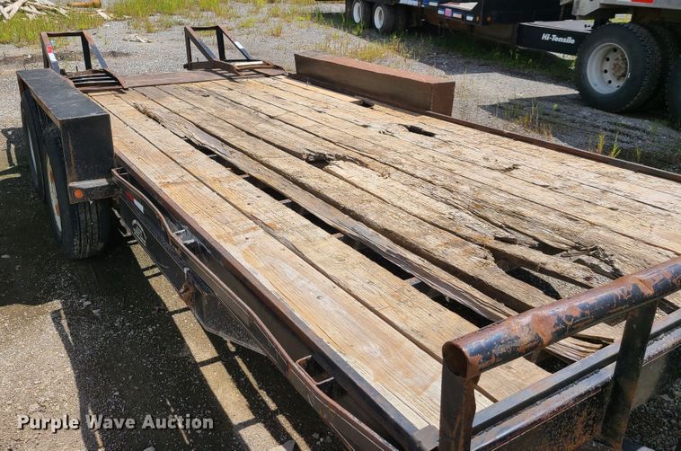 image for item EL9993 2011 Lamar utility trailer