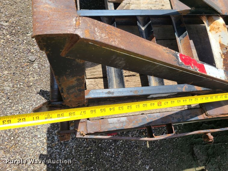 image for item EL9993 2011 Lamar utility trailer