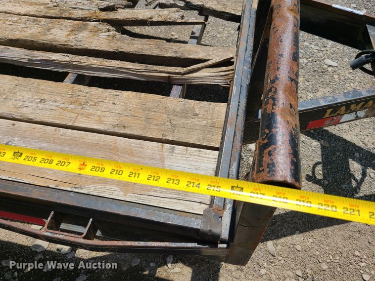 image for item EL9993 2011 Lamar utility trailer