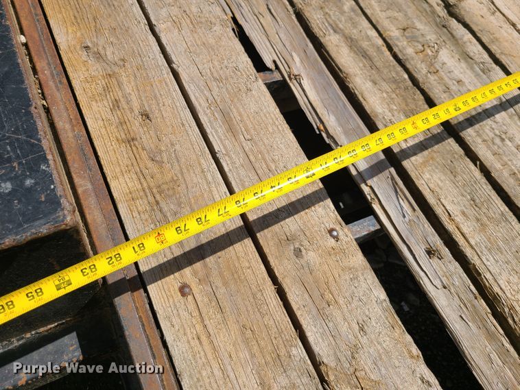 image for item EL9993 2011 Lamar utility trailer