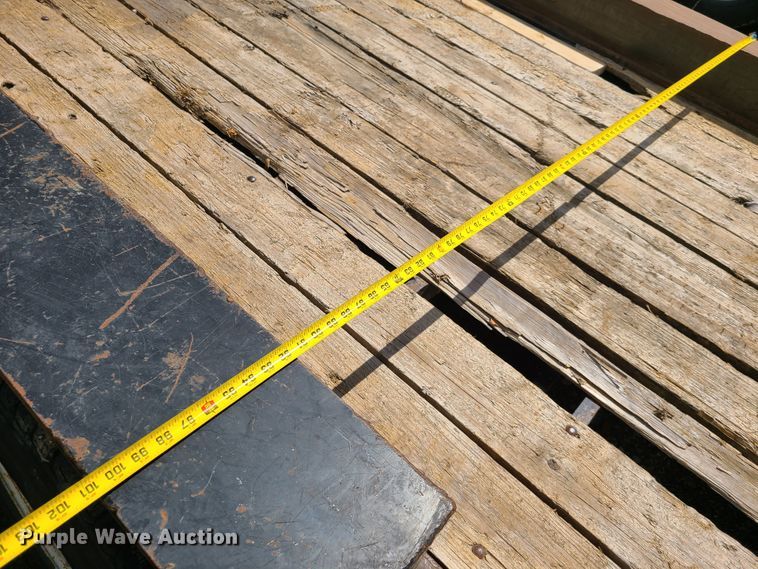 image for item EL9993 2011 Lamar utility trailer