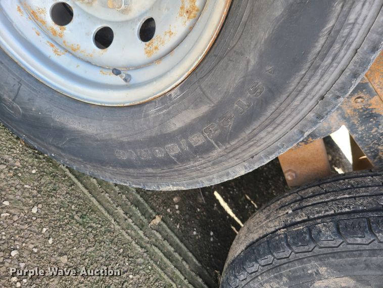 image for item EL9993 2011 Lamar utility trailer