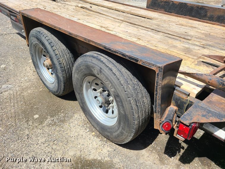 image for item EL9993 2011 Lamar utility trailer