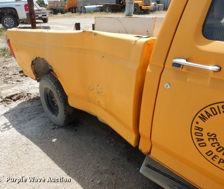 image for item FK9296 1992 Ford F150  pickup truck