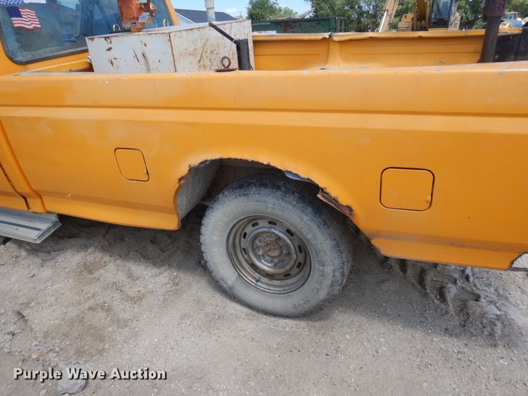image for item FK9296 1992 Ford F150  pickup truck