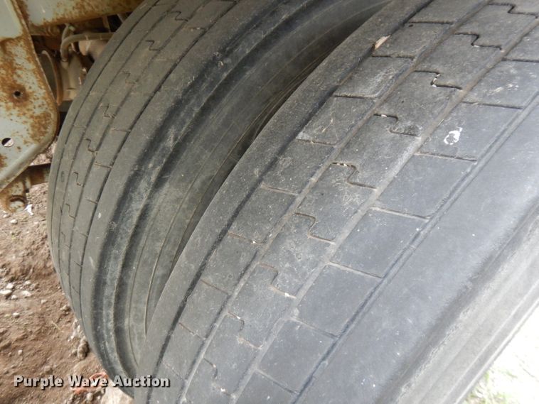 image for item FN9341 1994 Trailmobile dry van trailer