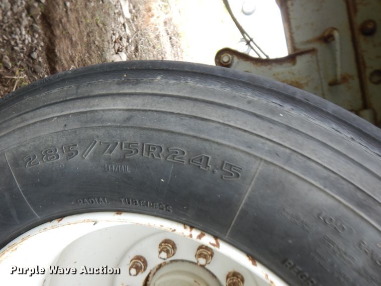 image for item FN9341 1994 Trailmobile dry van trailer