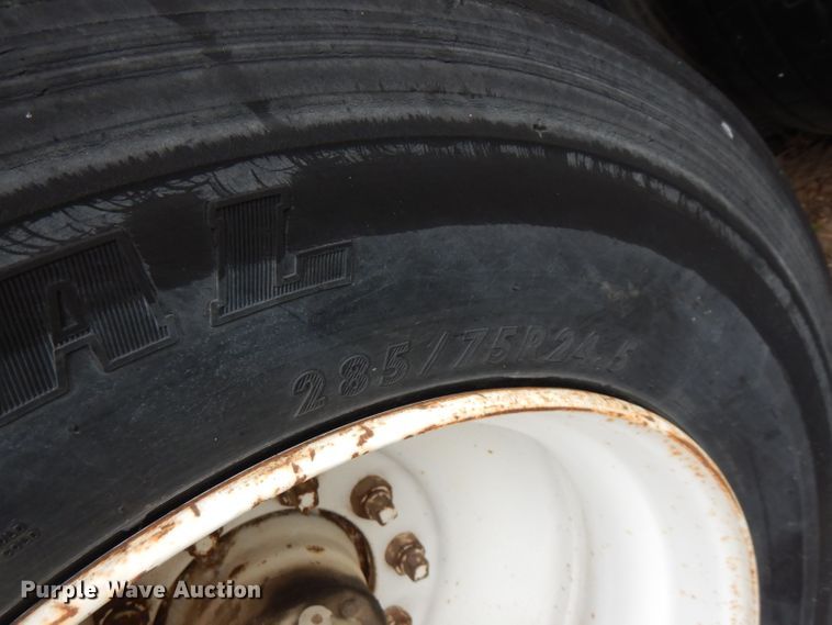 image for item FN9341 1994 Trailmobile dry van trailer