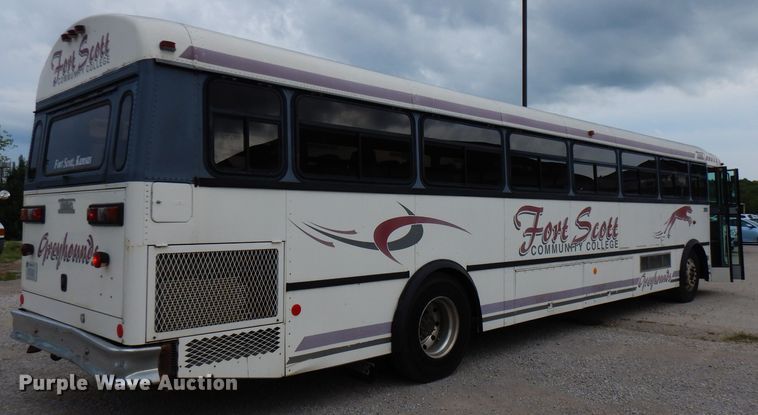 image for item FN9343 2000 Thomas Built Saf-T-Liner MVP  coach bus