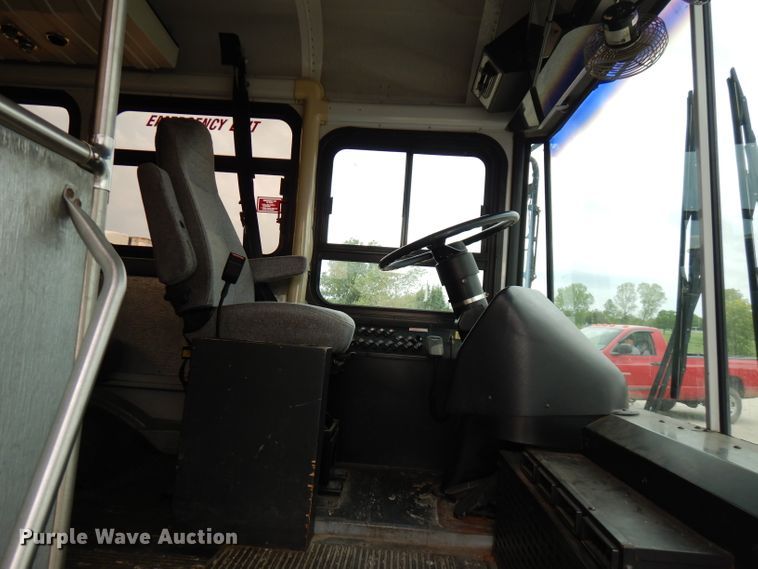 image for item FN9343 2000 Thomas Built Saf-T-Liner MVP  coach bus