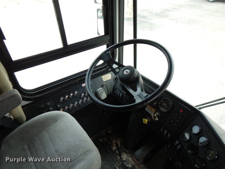 image for item FN9343 2000 Thomas Built Saf-T-Liner MVP  coach bus