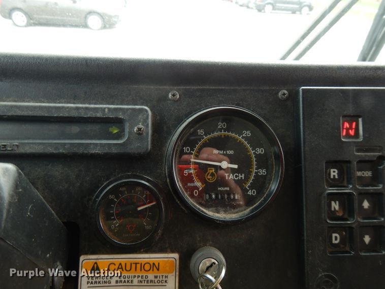 image for item FN9343 2000 Thomas Built Saf-T-Liner MVP  coach bus