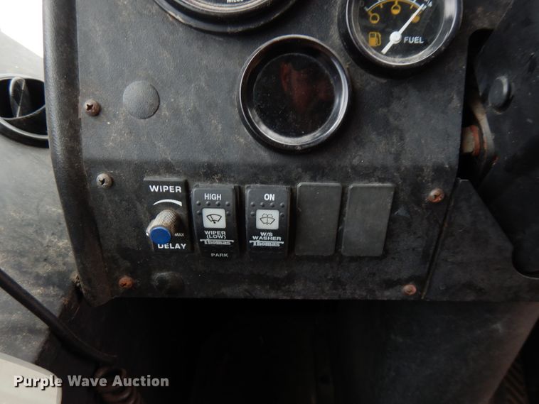 image for item FN9343 2000 Thomas Built Saf-T-Liner MVP  coach bus