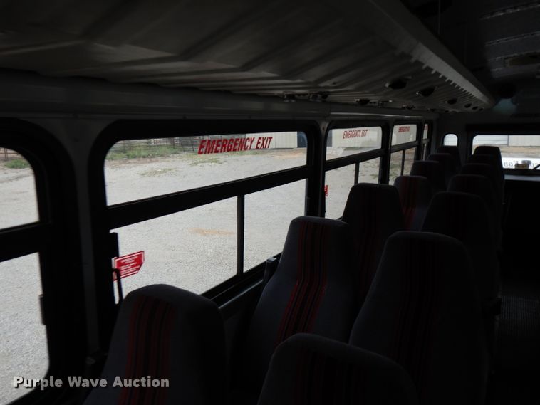 image for item FN9343 2000 Thomas Built Saf-T-Liner MVP  coach bus