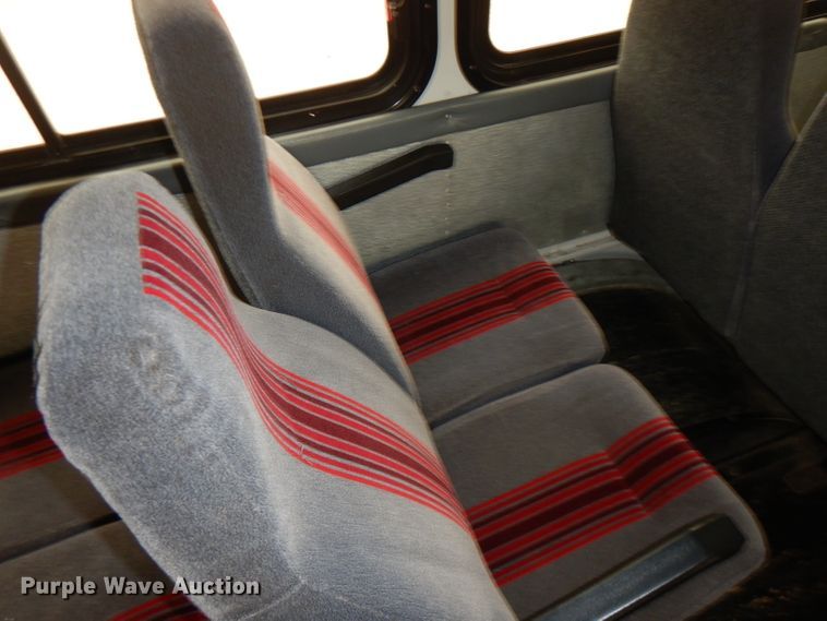 image for item FN9343 2000 Thomas Built Saf-T-Liner MVP  coach bus