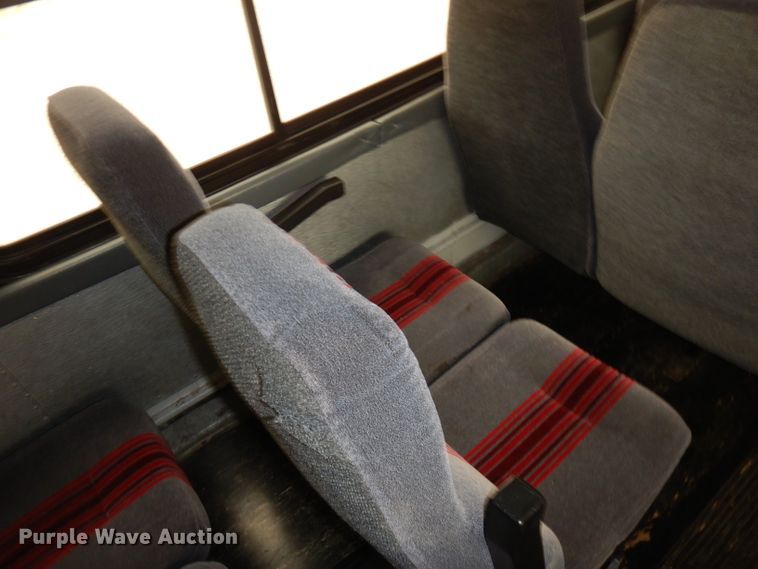 image for item FN9343 2000 Thomas Built Saf-T-Liner MVP  coach bus