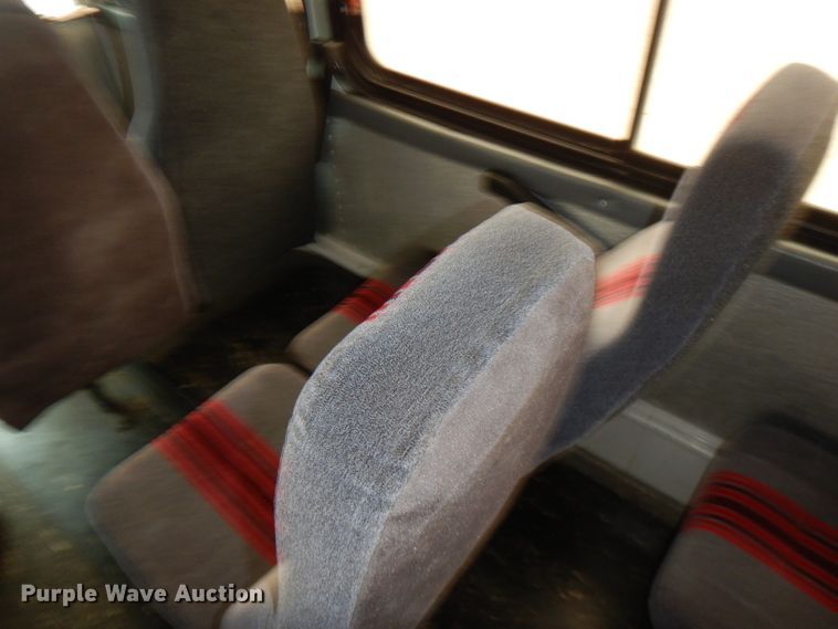 image for item FN9343 2000 Thomas Built Saf-T-Liner MVP  coach bus