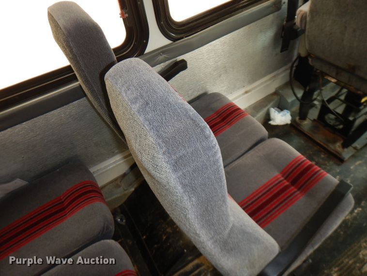 image for item FN9343 2000 Thomas Built Saf-T-Liner MVP  coach bus