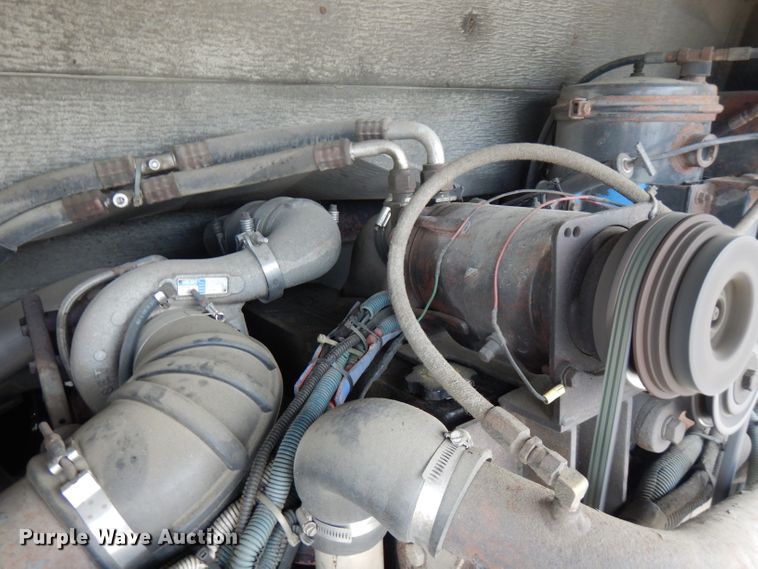 image for item FN9343 2000 Thomas Built Saf-T-Liner MVP  coach bus