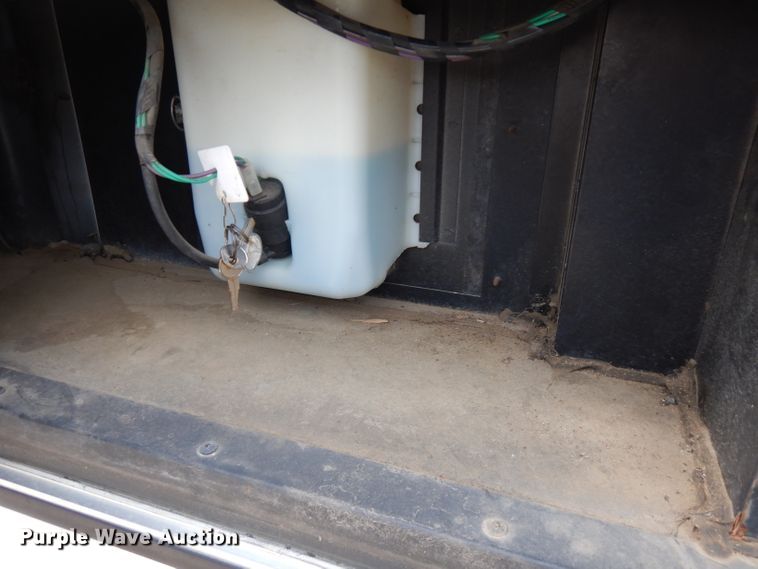 image for item FN9343 2000 Thomas Built Saf-T-Liner MVP  coach bus