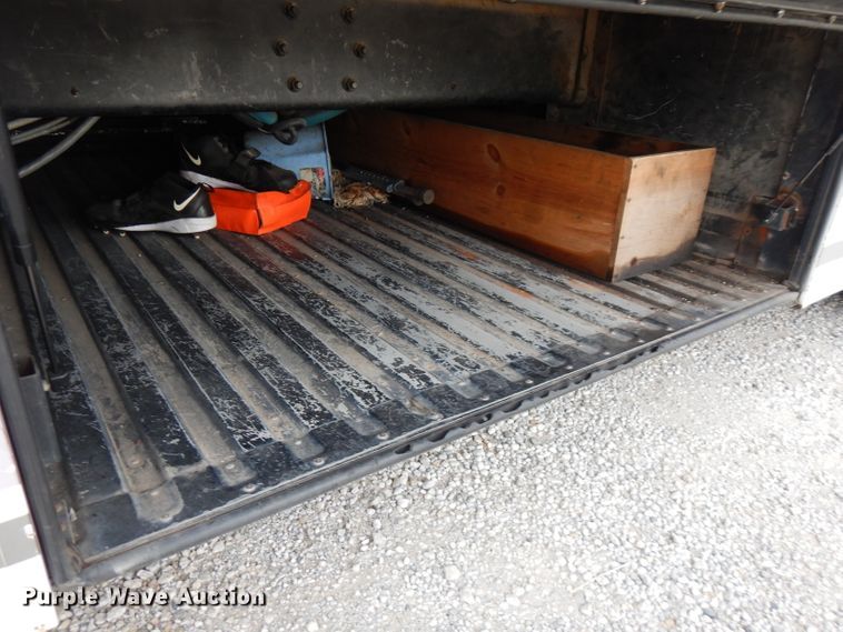 image for item FN9343 2000 Thomas Built Saf-T-Liner MVP  coach bus