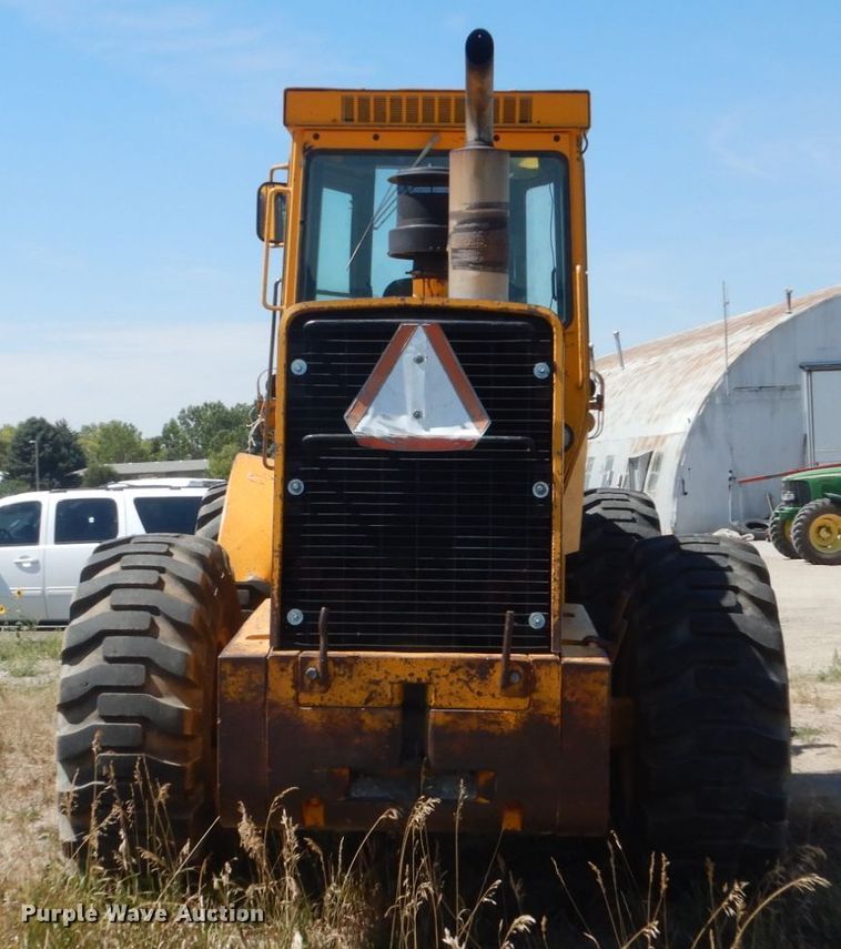 image for item FT9115 1981 John Deere 644C  wheel loader