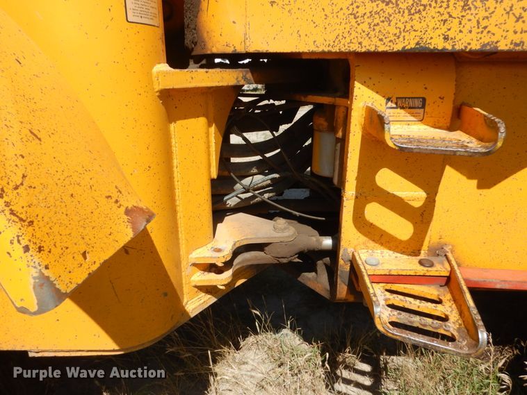 image for item FT9115 1981 John Deere 644C  wheel loader