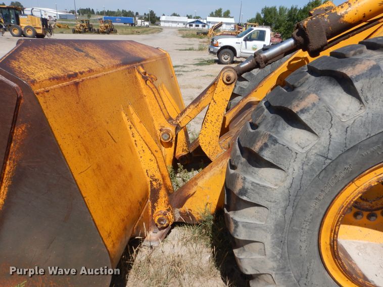 image for item FT9115 1981 John Deere 644C  wheel loader