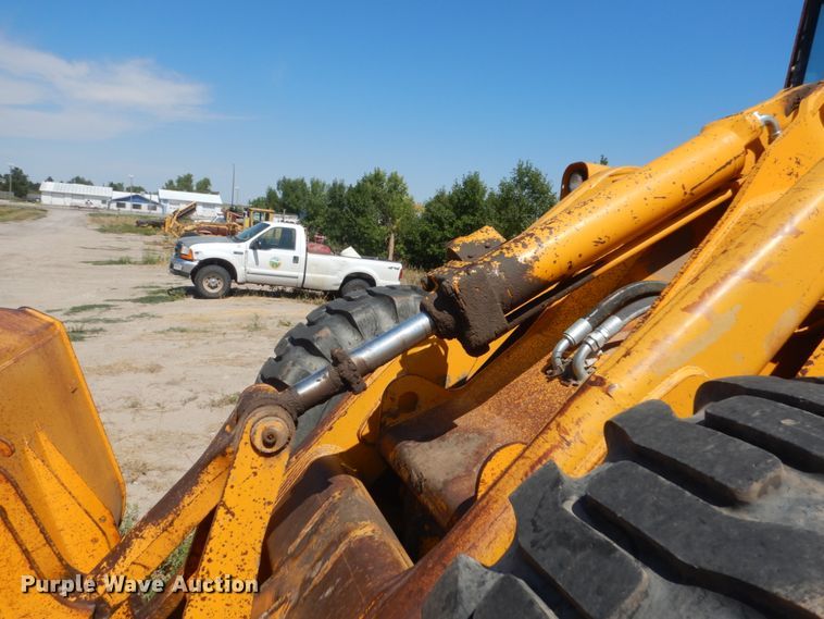 image for item FT9115 1981 John Deere 644C  wheel loader