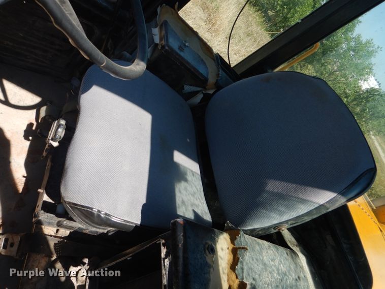 image for item FT9115 1981 John Deere 644C  wheel loader