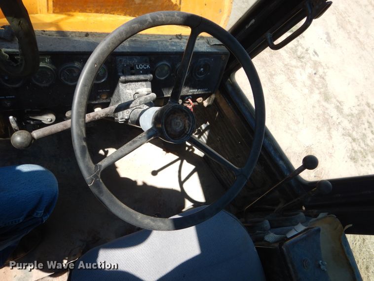 image for item FT9115 1981 John Deere 644C  wheel loader