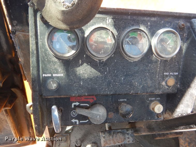 image for item FT9115 1981 John Deere 644C  wheel loader