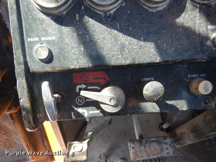 image for item FT9115 1981 John Deere 644C  wheel loader