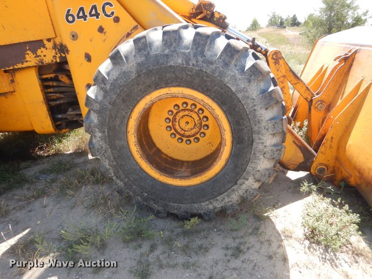 image for item FT9115 1981 John Deere 644C  wheel loader