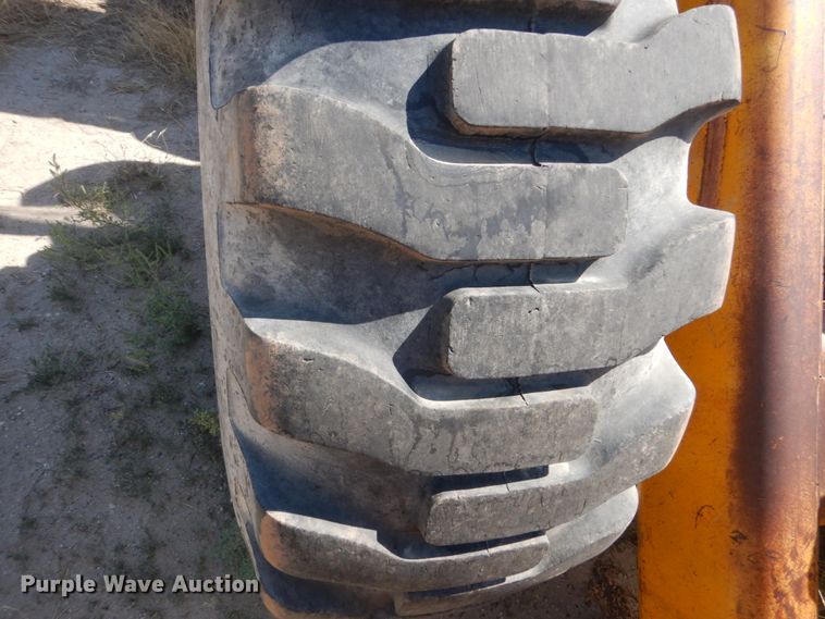 image for item FT9115 1981 John Deere 644C  wheel loader