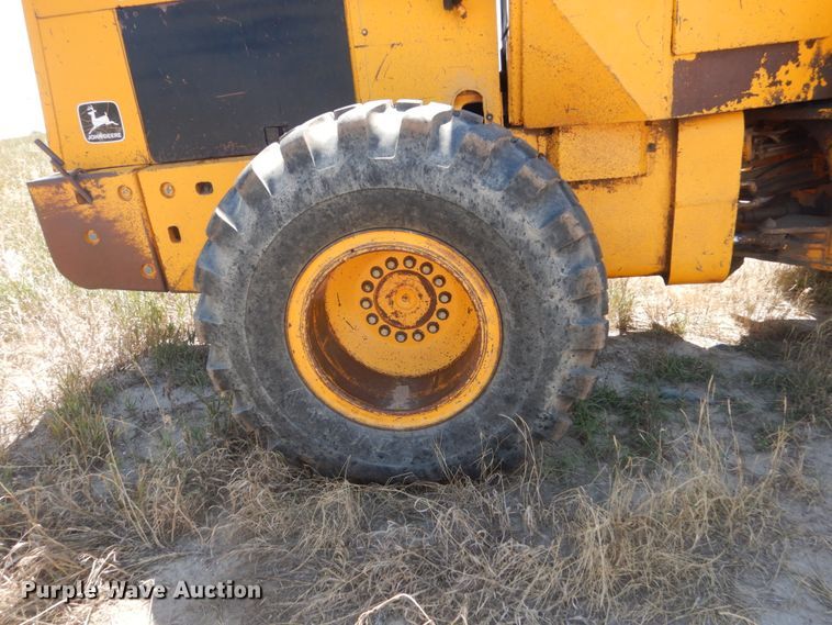 image for item FT9115 1981 John Deere 644C  wheel loader